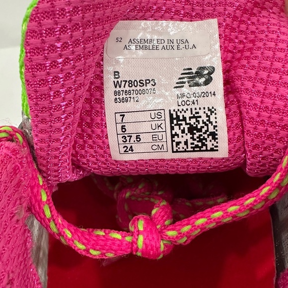 NEW BALANCE 780V3 WOMEN'S SILVER AND PINK RUNNING SHOES - Picture 6 of 8